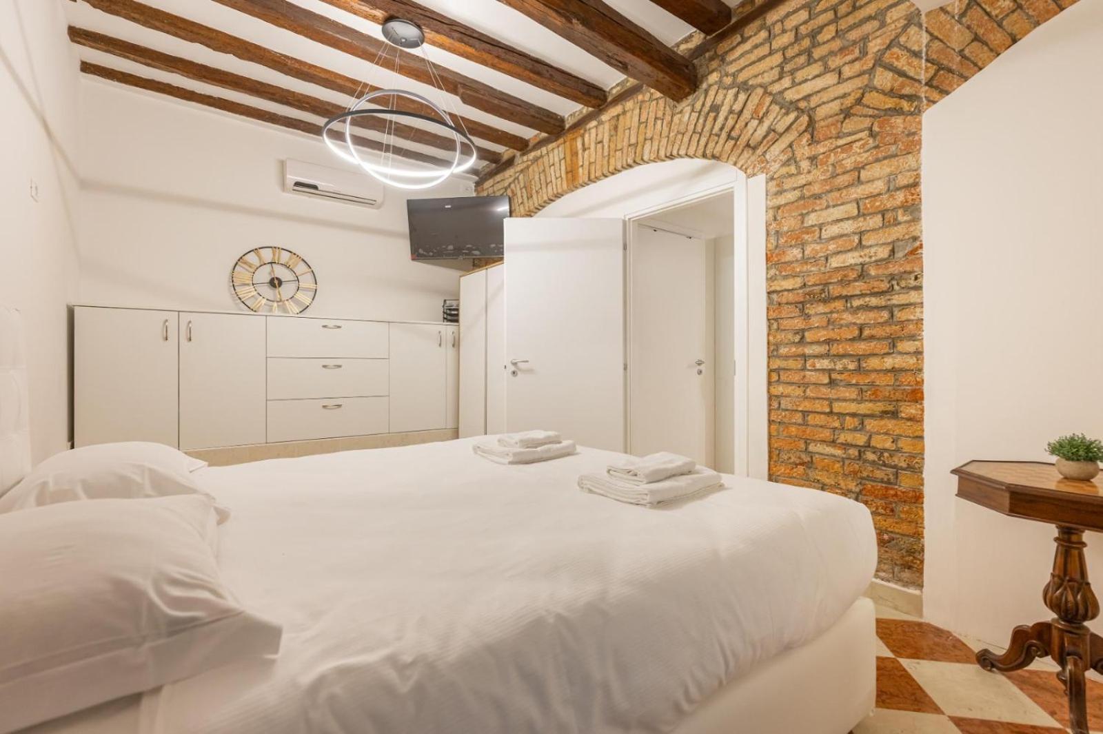 Rialto 707 Bed and breakfast 2*